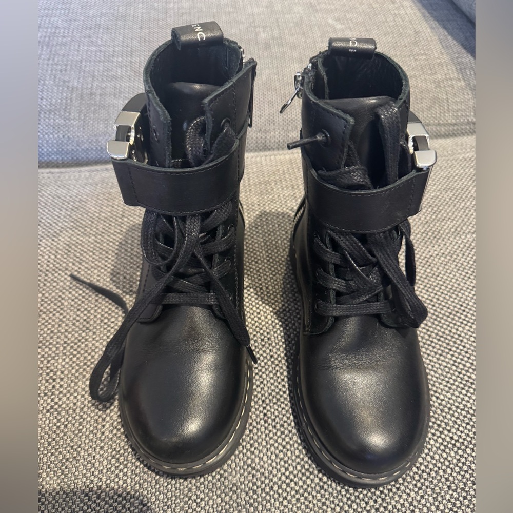 Pre owned givenchy girls boots size 28 European